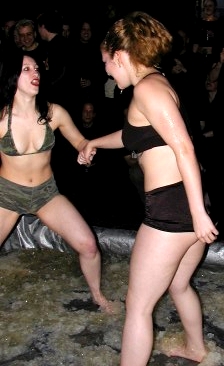 amber and jess about to wrestle
